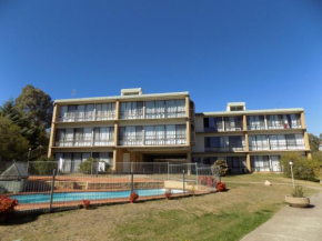 Mountain View, Kirwan 44
